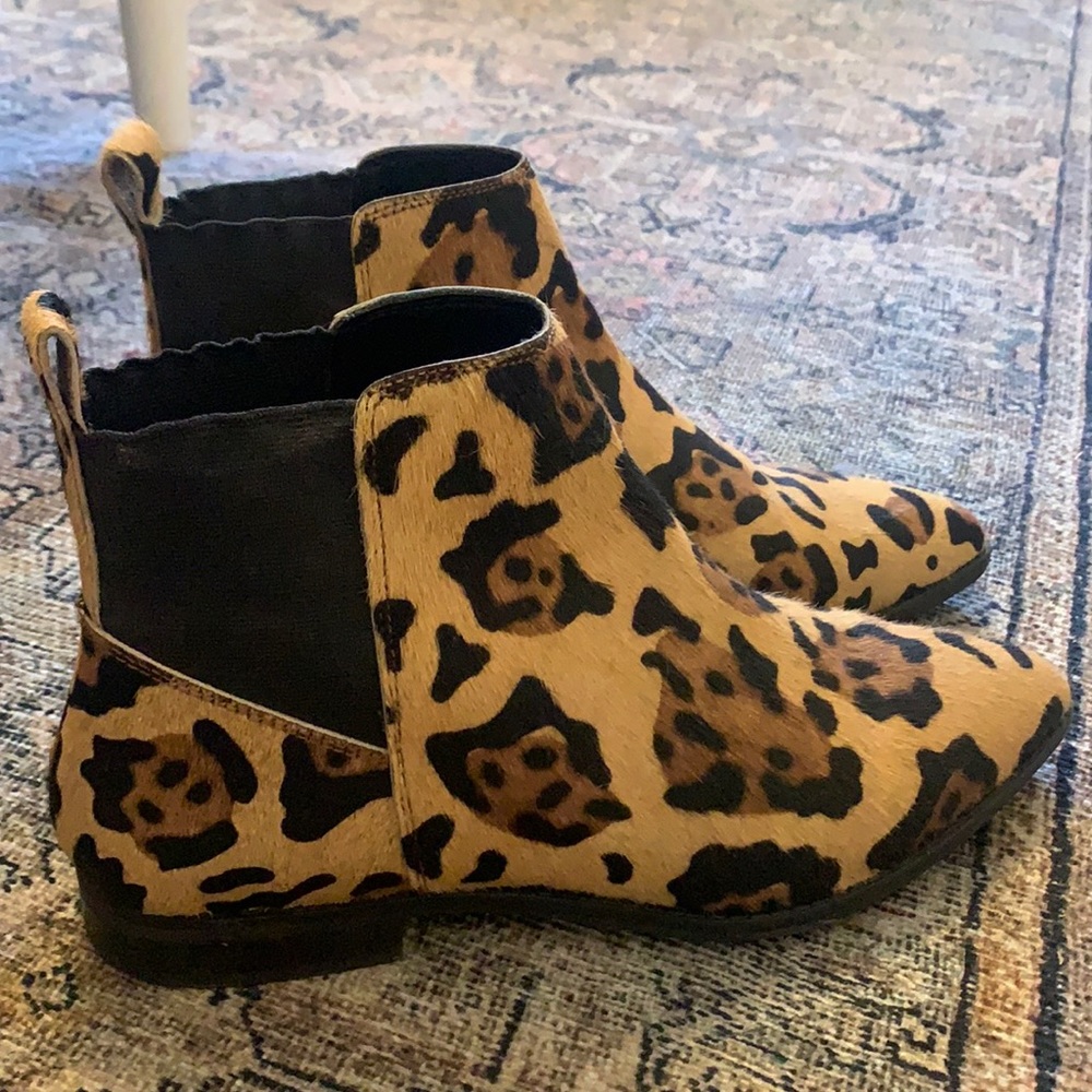 ASOS Calf hair cheetah print booties size women’s 10/41